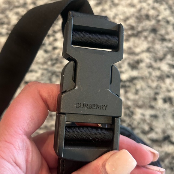 Authentic Burberry Nylon Logo Belt Bum Bag - Picture 2 of 16